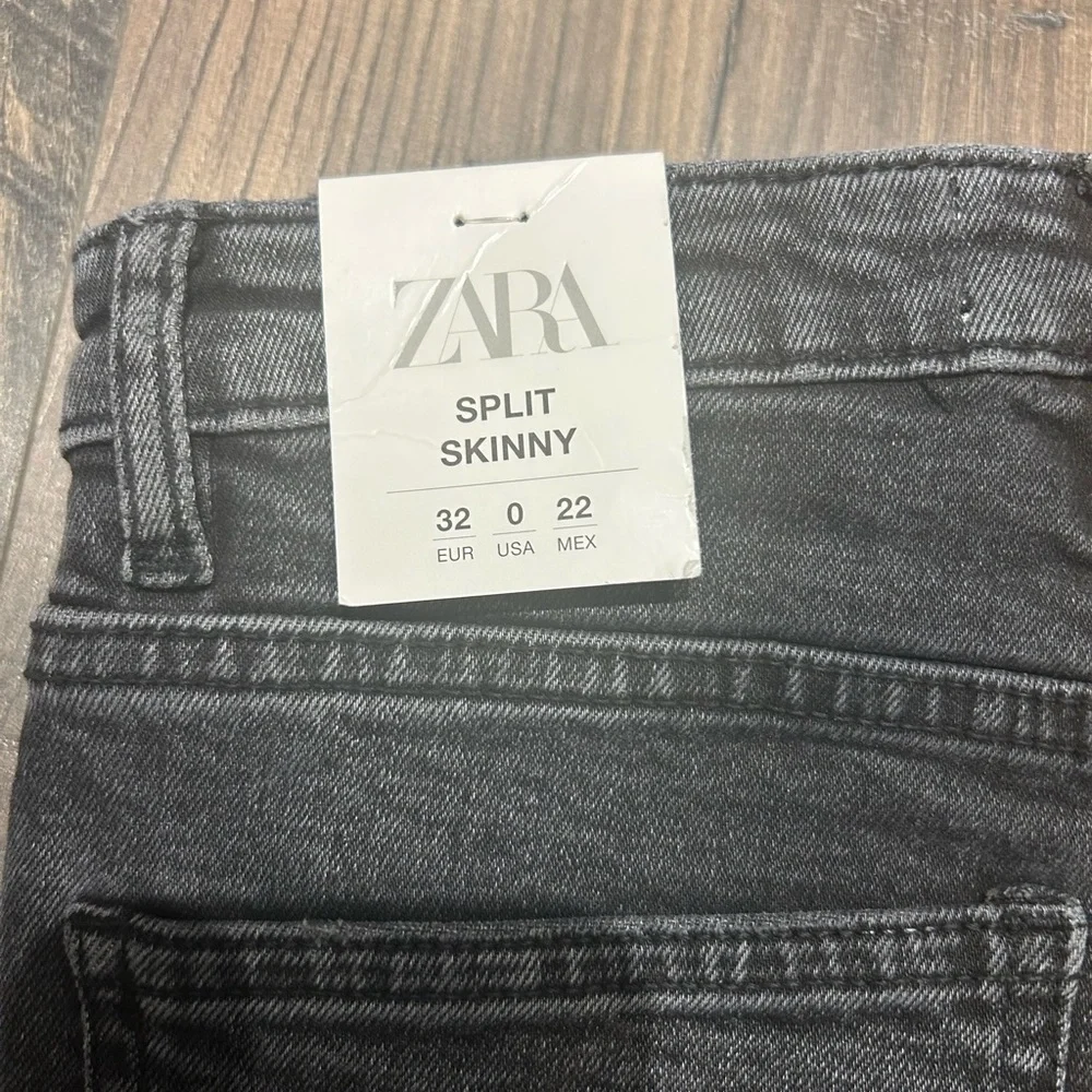 🆕 NWT ZARA HIGH RISE SPLIT SKINNY JEANS - Picture 3 of 4